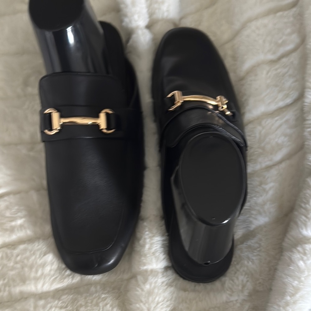 Steve Madden Black Leather Slip-On Mules with Gold Bit - Picture 13 of 13